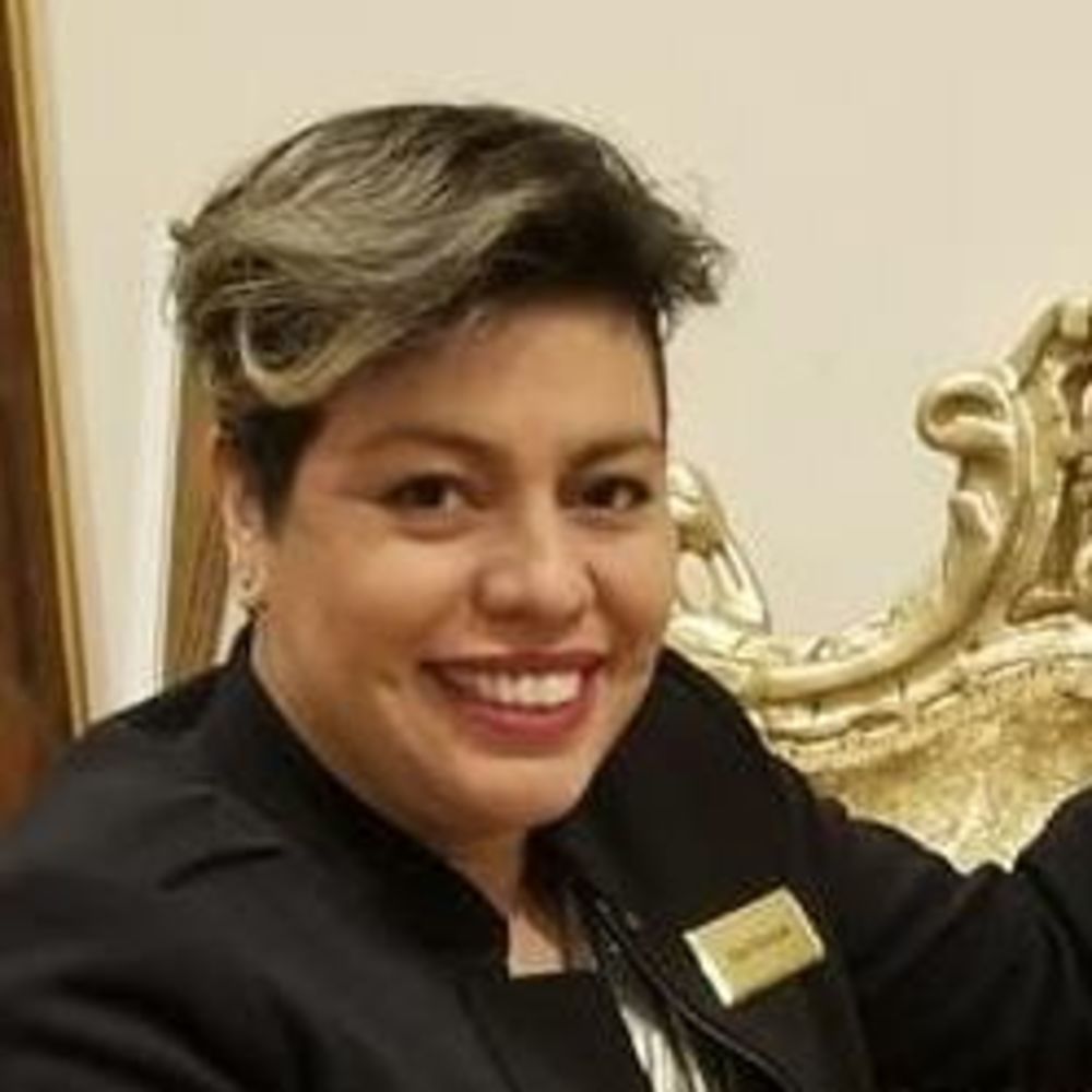 Meet your Posher, Monica